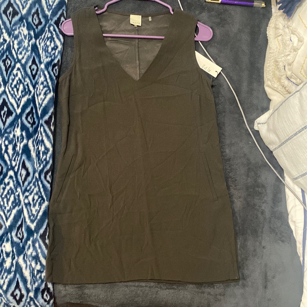 Ecru- vneck tunic top XS mink